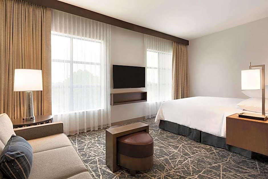 Embassy Suites By Hilton San Antonio Brooks Hotel - Spa