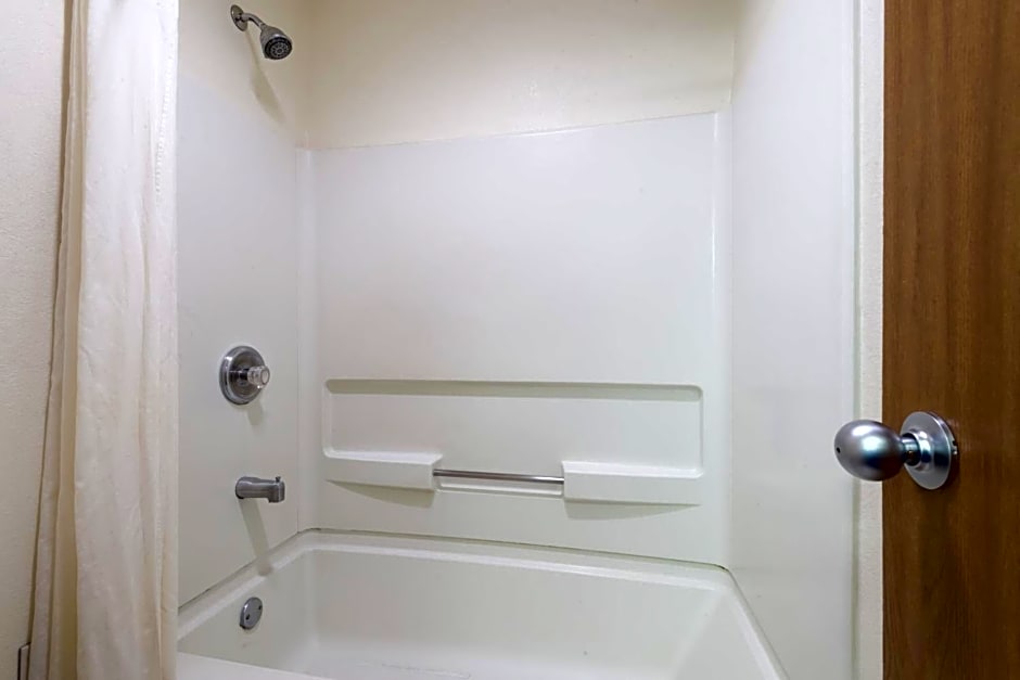 Super 8 by Wyndham Bernalillo