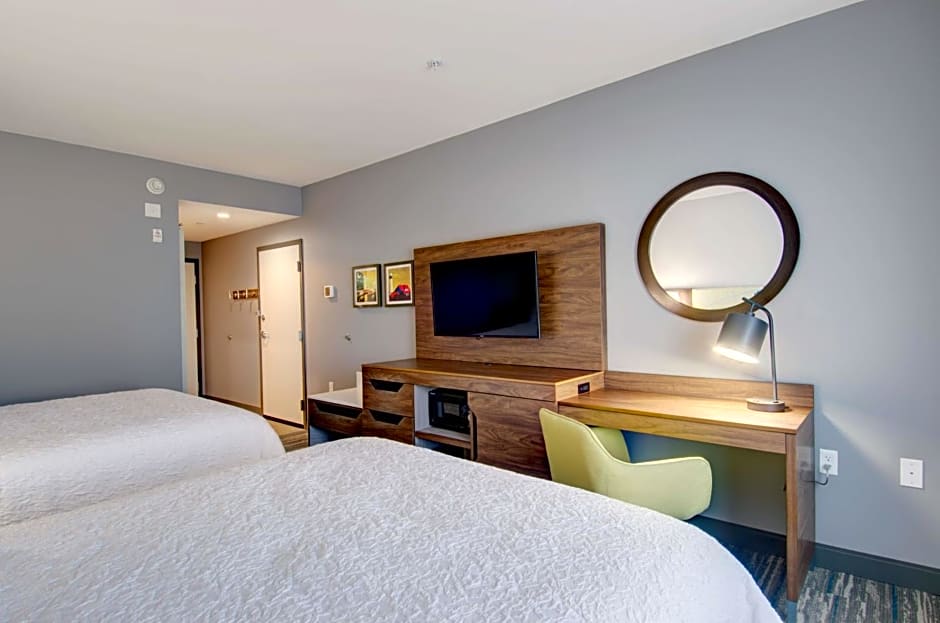 Hampton Inn By Hilton & Suites Portland, ME