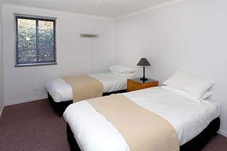 Three-Bedroom Apartment - with kitchen stove