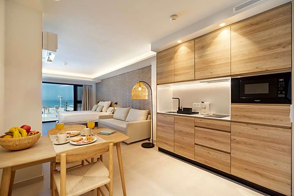 Apartamentos Playa Victoria - by Grupo Tribu