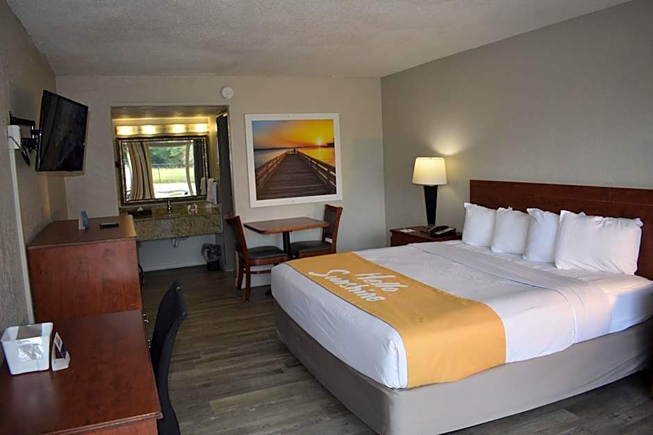 Days Inn by Wyndham Wildwood I-75