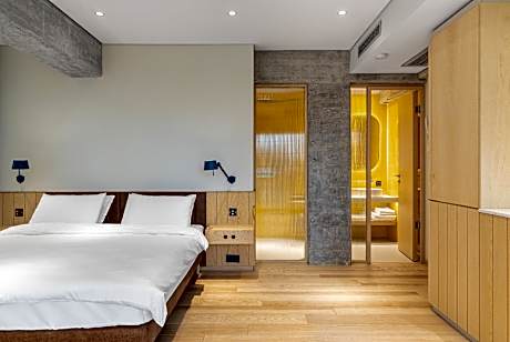 Balcony Room