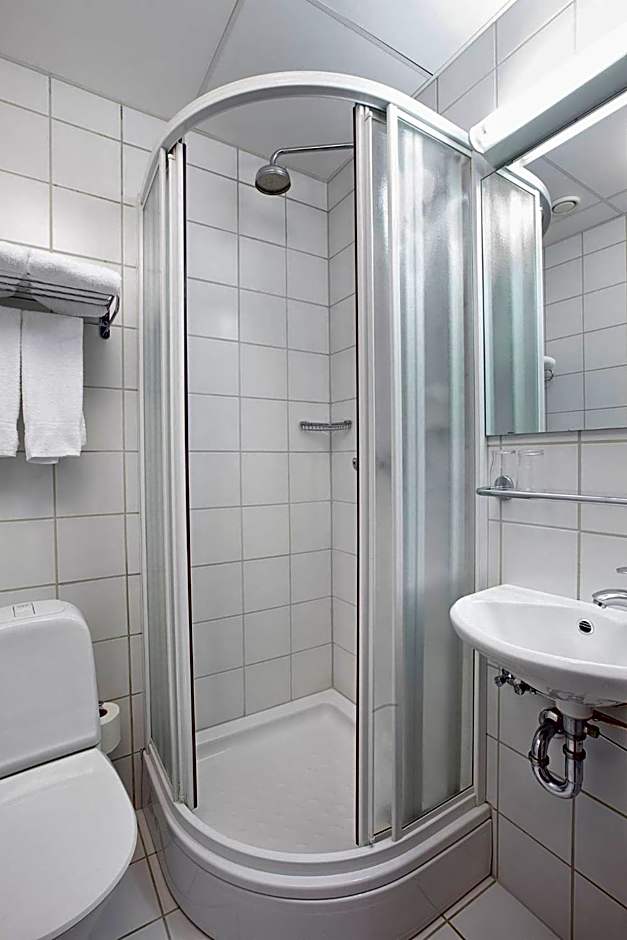 Hotel Cabin