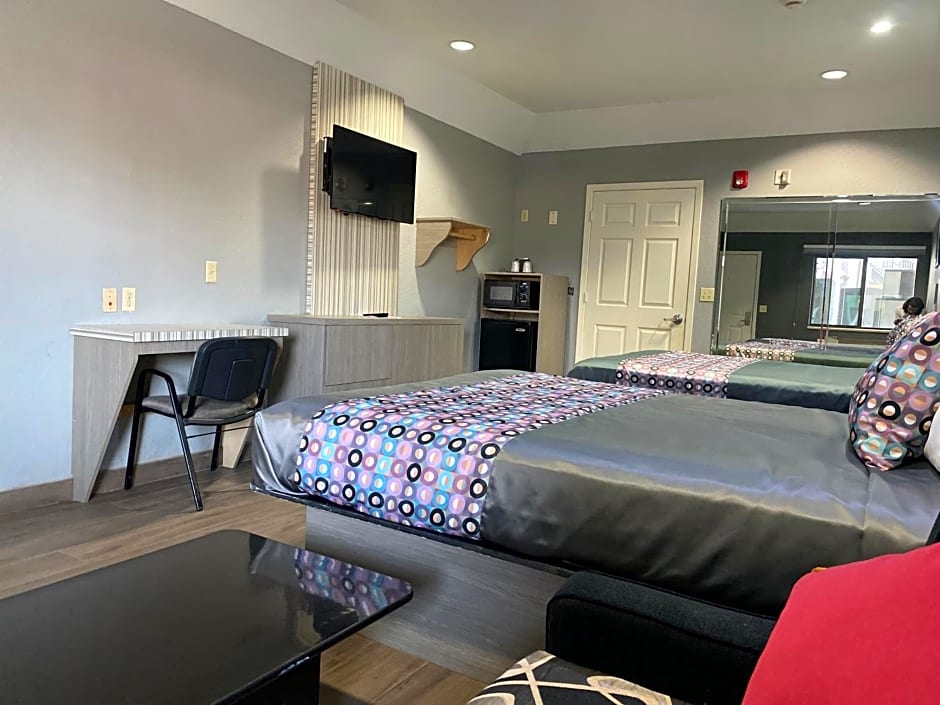 Island Suites Hobby Airport