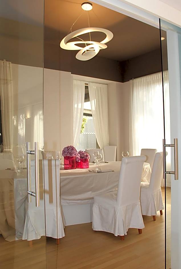 Helios Hotel & Restaurant