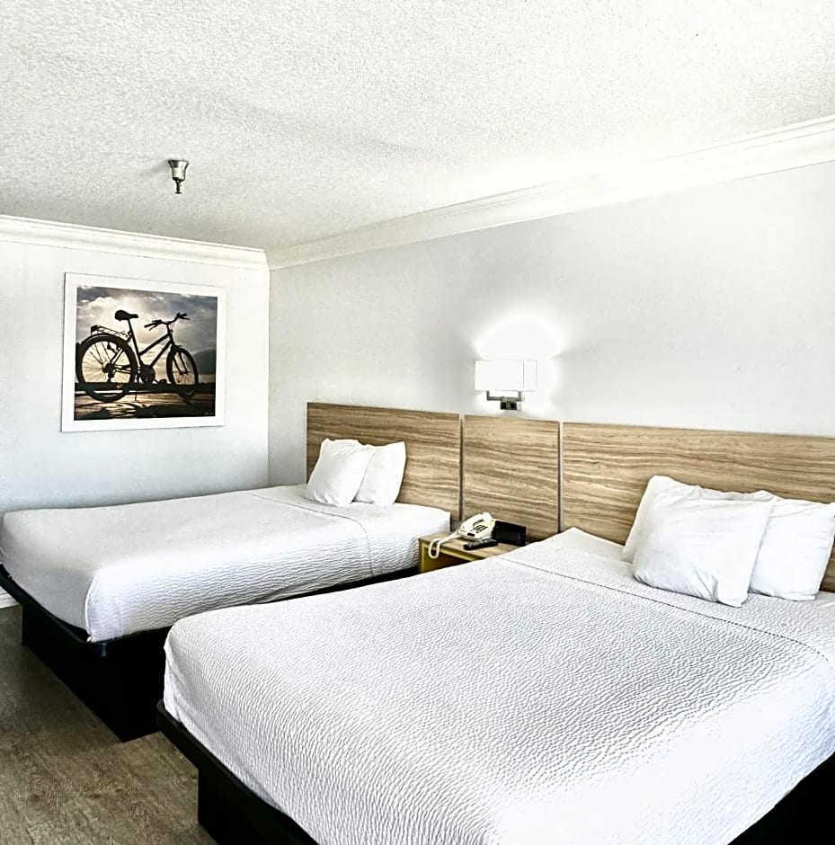Days Inn by Wyndham Near City Of Hope