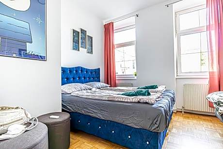 Basic Triple Room with Shared Bathroom