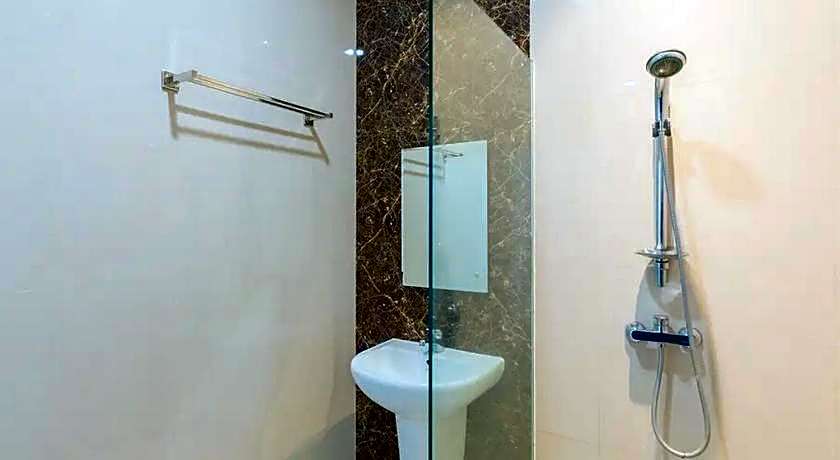 Sans Hotel Box Mansion Surabaya by RedDoorz