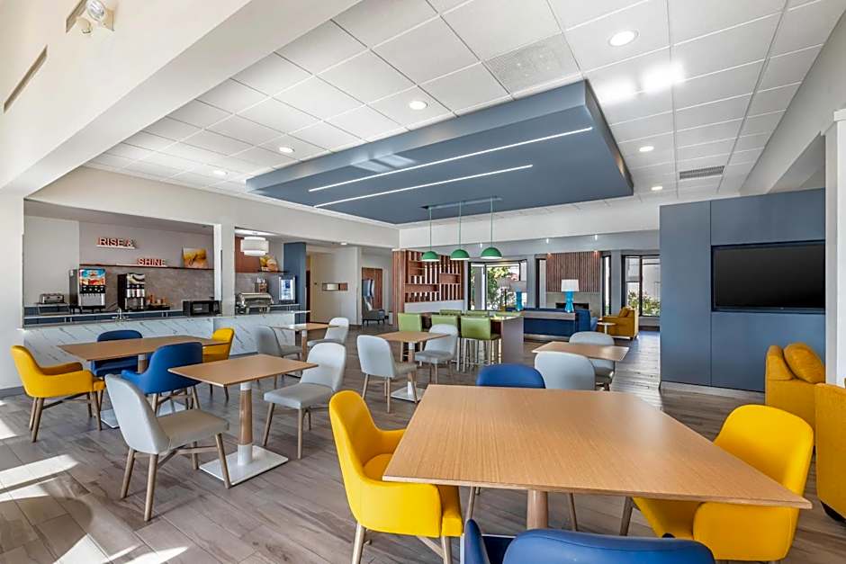 Comfort Inn & Suites Arlington Heights - Buffalo Grove