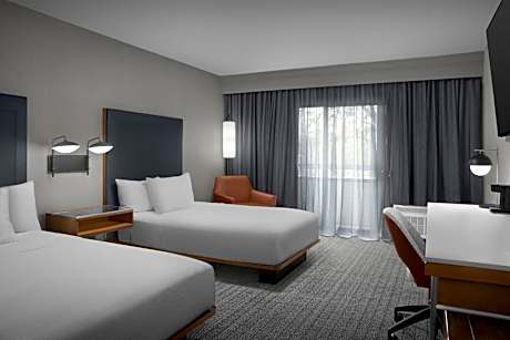 Queen Room with Two Queen Beds - Hearing Accessible