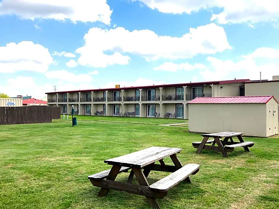 Days Inn by Wyndham Joplin