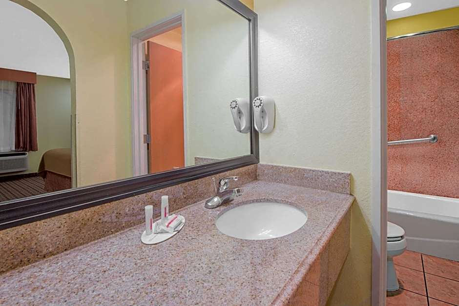 Days Inn by Wyndham Lubbock South