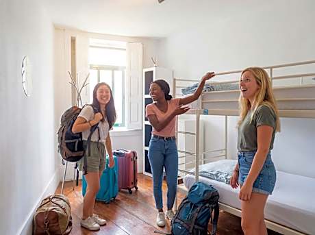 Bed in 4-Bed Mixed Dormitory Room