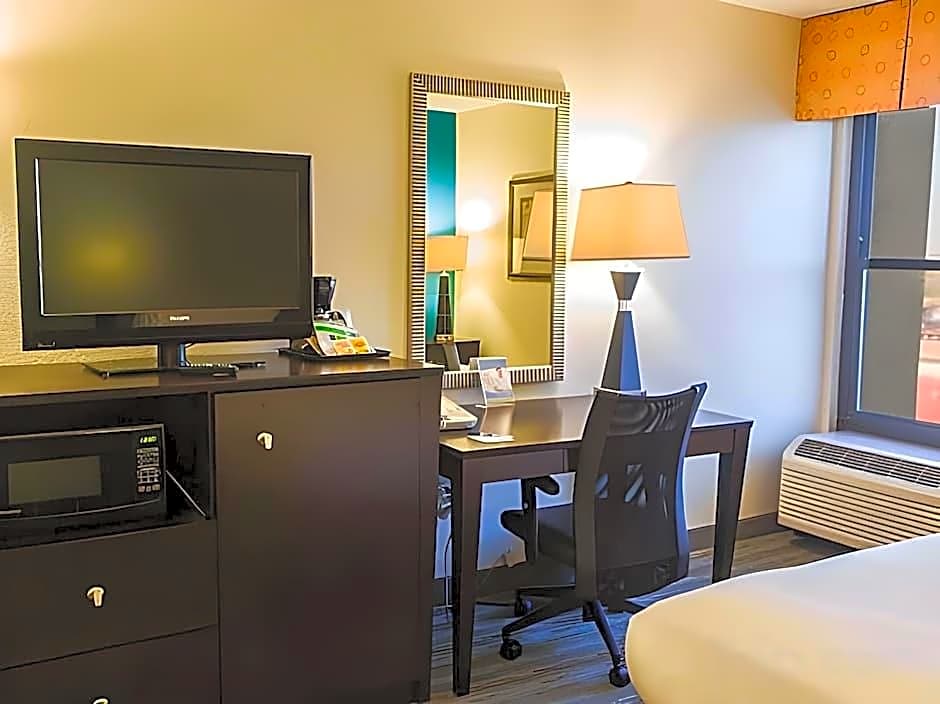 Holiday Inn Express Harlingen Hotel By IHG