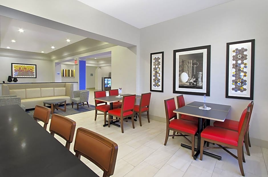 Holiday Inn Express Boonville, an IHG Hotel