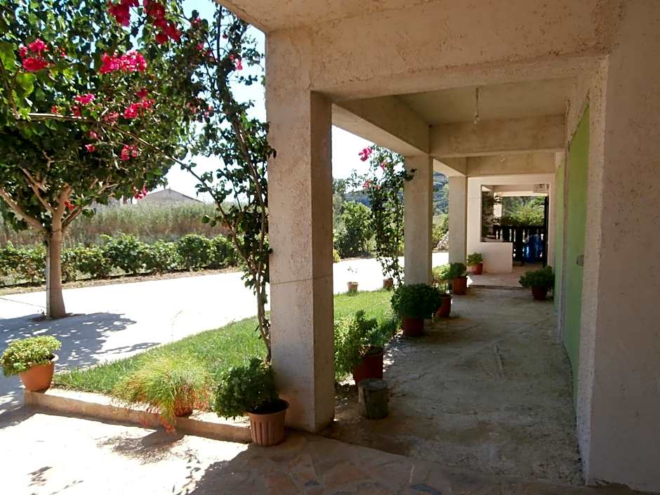 Pansion Porto Tsi Ostrias