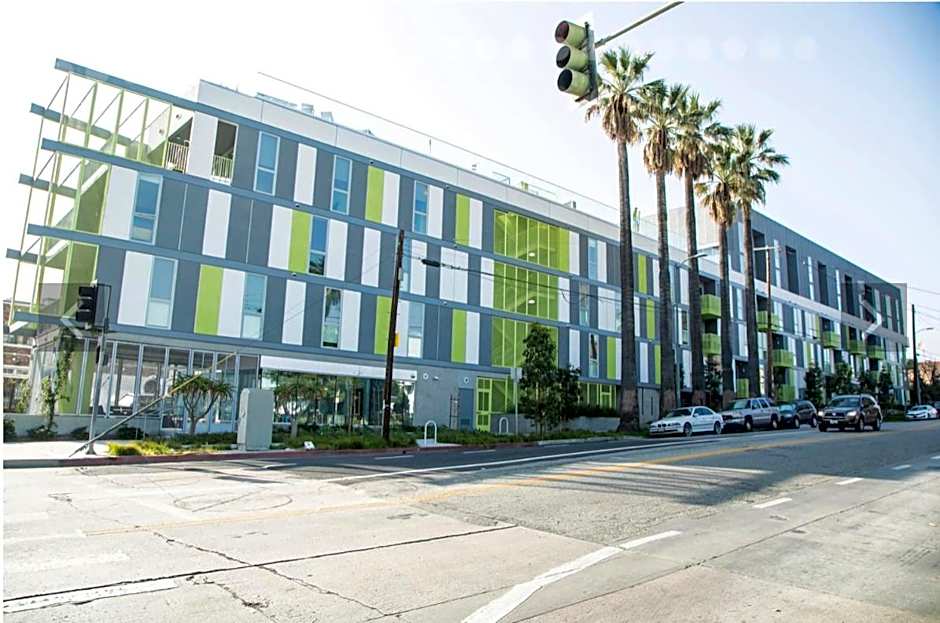 Downtown Los Angeles Skyline balcony view Modern Penthouse