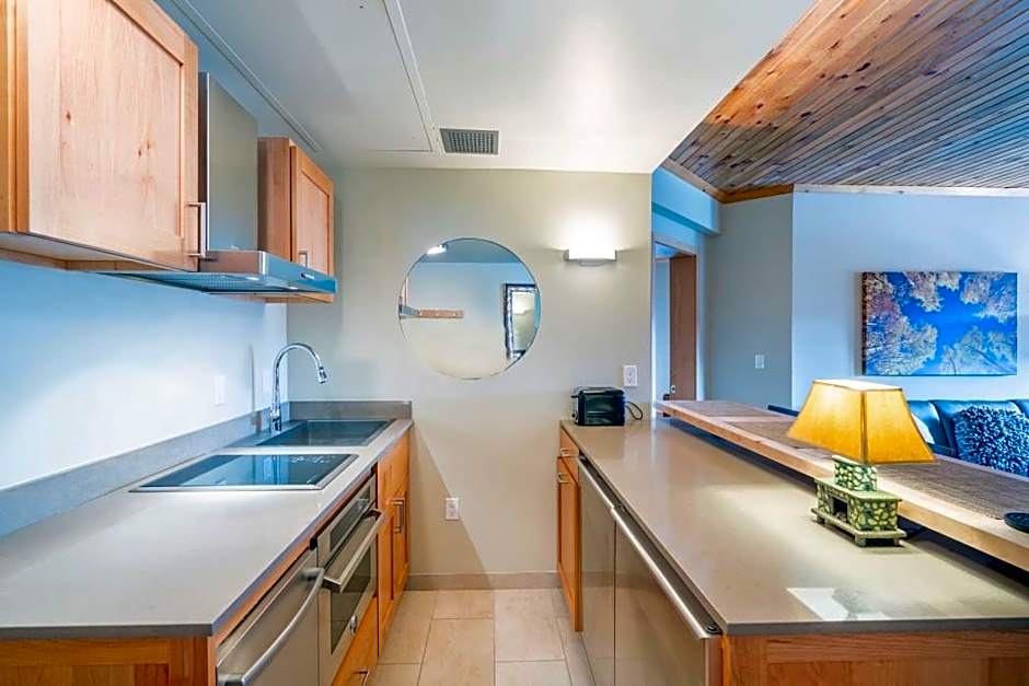 Ice House Suites and Condominiums