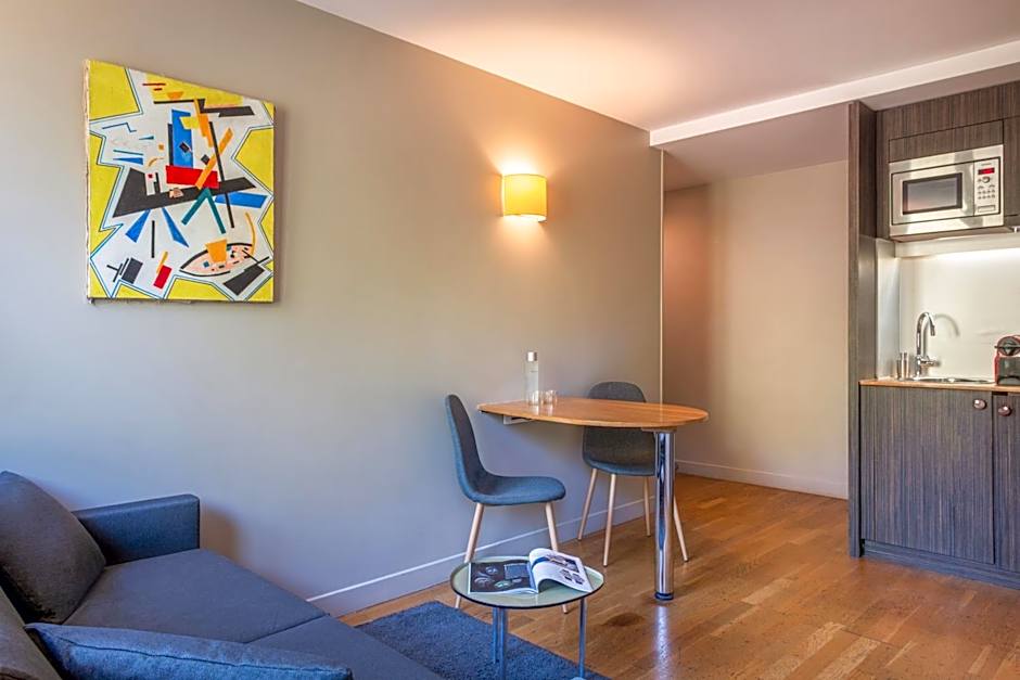 Suites & Hotel Helzear Champs-Elysees