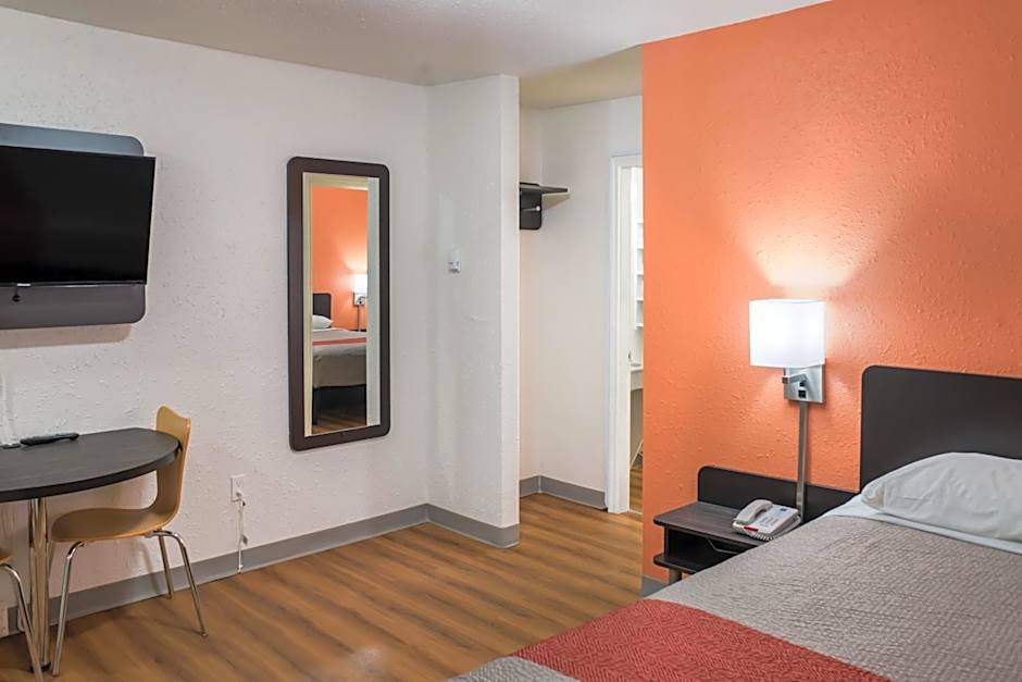 Motel 6-Fort St. John, BC