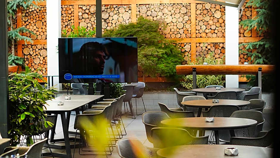 Aniroc Signature Hotel