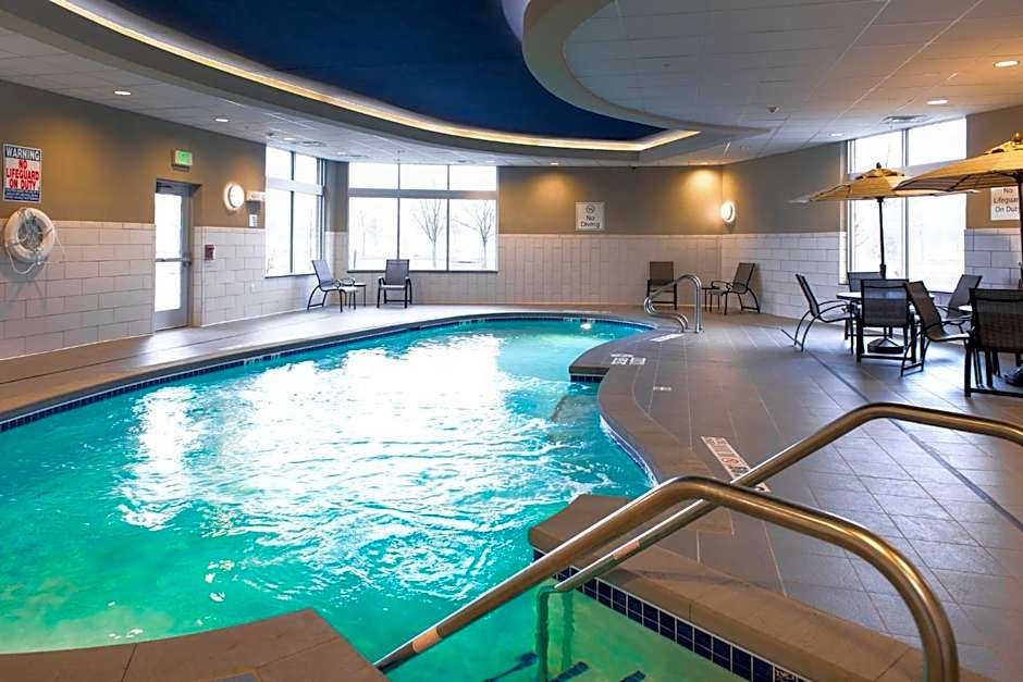 Holiday Inn Express and Suites Madison Central By IHG