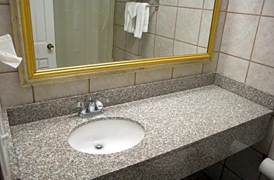 Alpine Inn & Suites Rockford