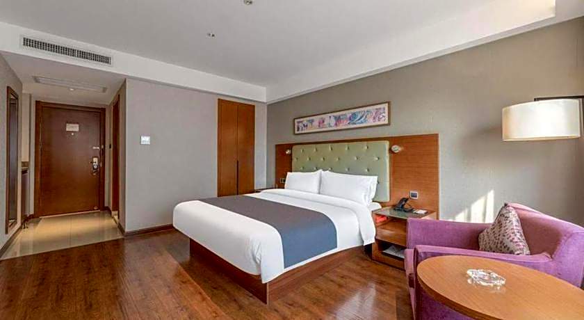 Yitel Collection Shenyang Imperial Palace Zhongjie Metro Station