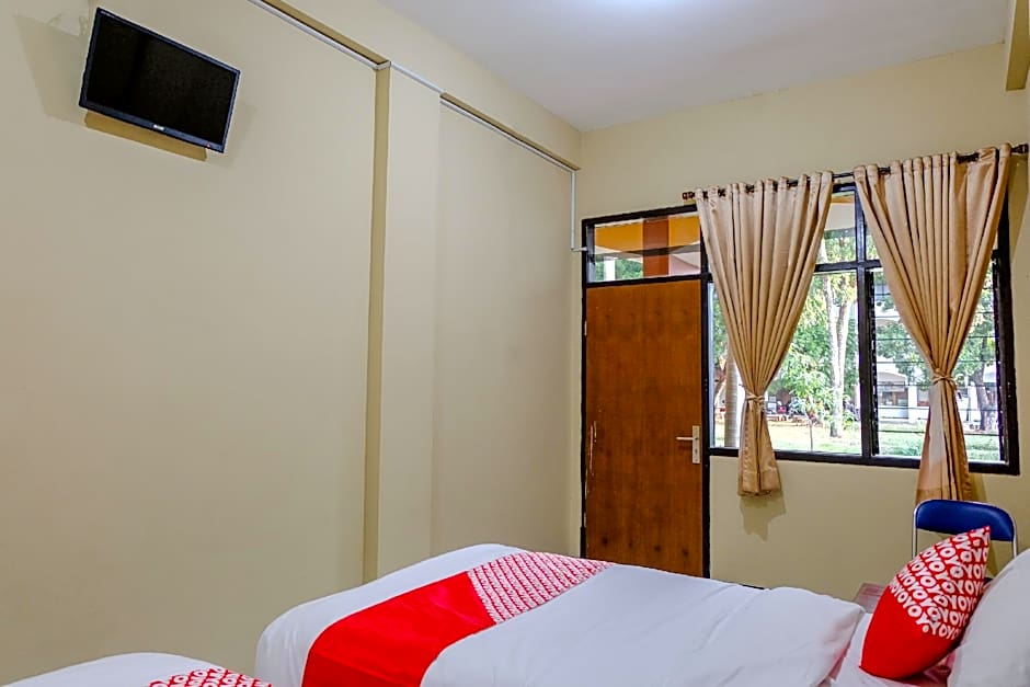 OYO 1342 Uniga Malang Family Residence