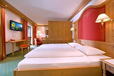 Junior Suite with Mountain View