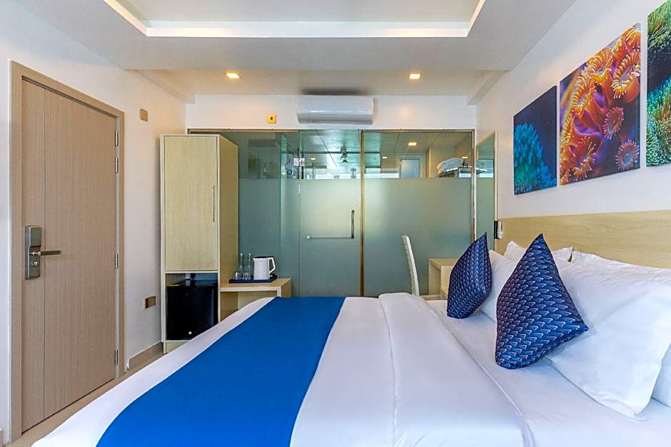 The White Harp Beach Hotel