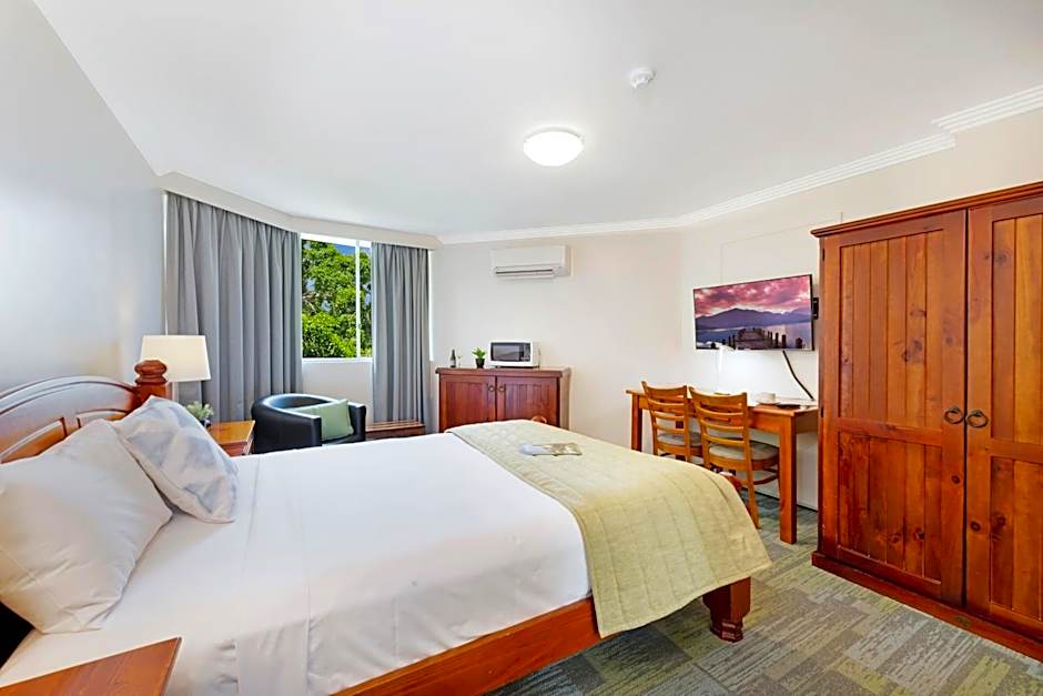 Burnett Riverside Hotel