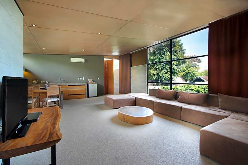 Clio Apartment