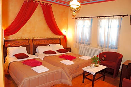 Standard Triple Room with Mountain View