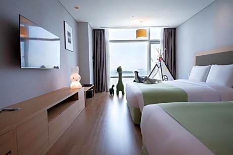 Kids Premium Twin Room with Sea View