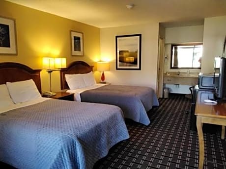 Double Room with Two Double Beds - Non-Smoking