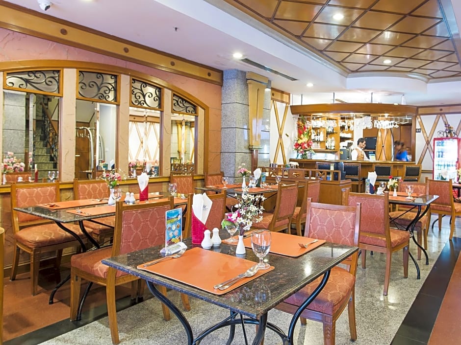 Majestic Suites Hotel