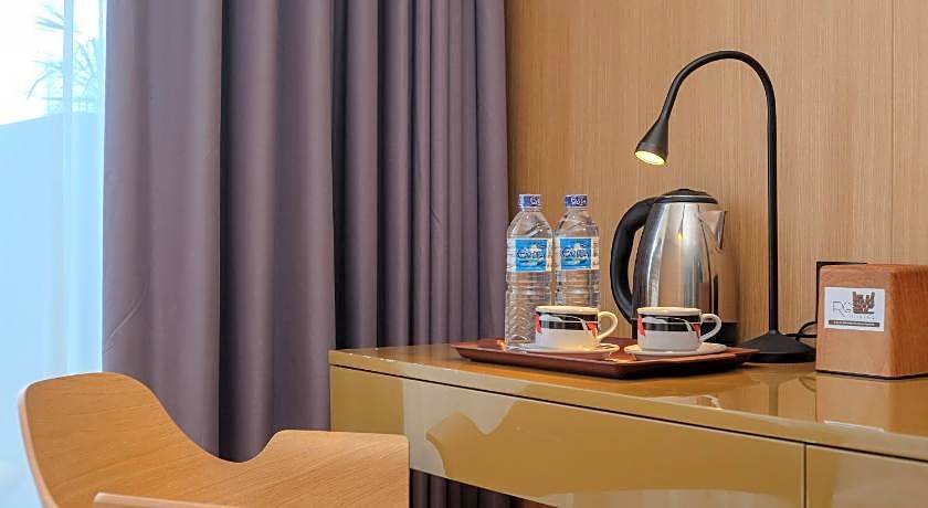 Sans Hotel RG Living Jogja by RedDoorz