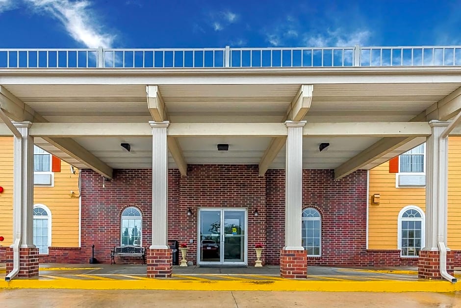 Quality Inn & Suites Chesterfield Village