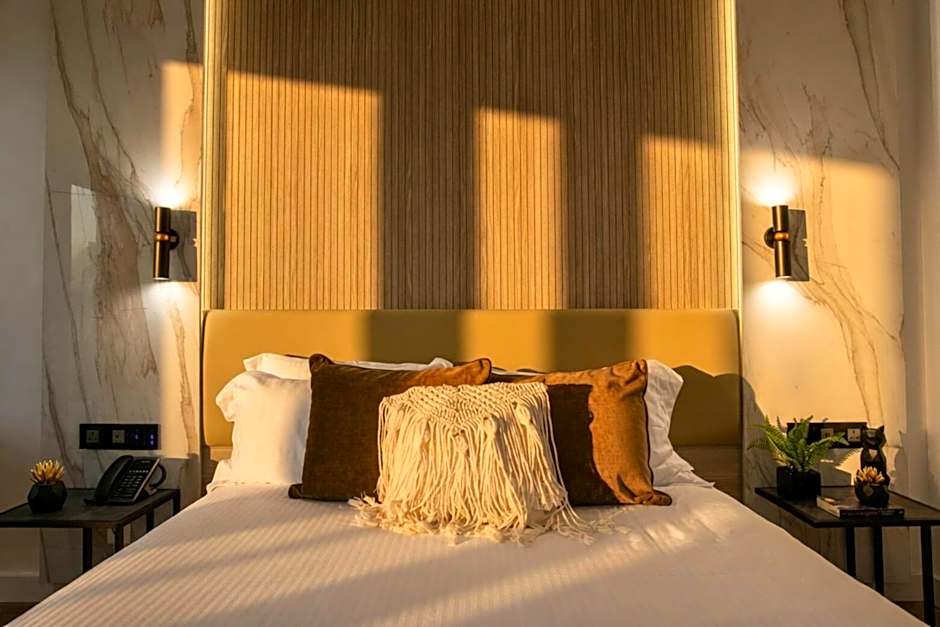 Cavo Maris Beach Hotel
