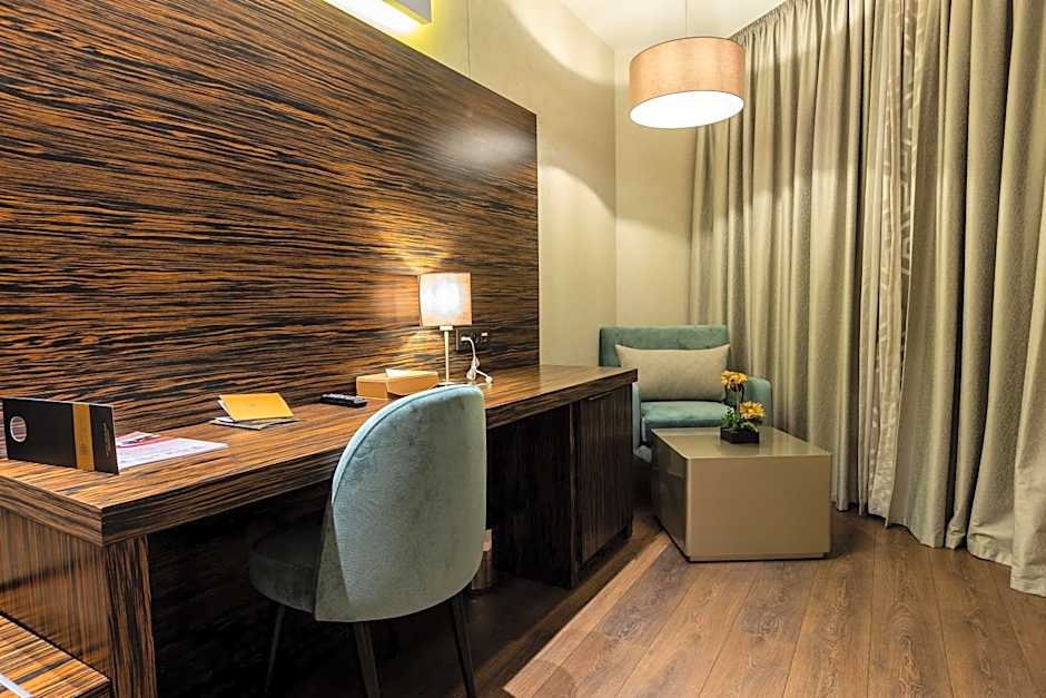 Nour Plazza Hotel
