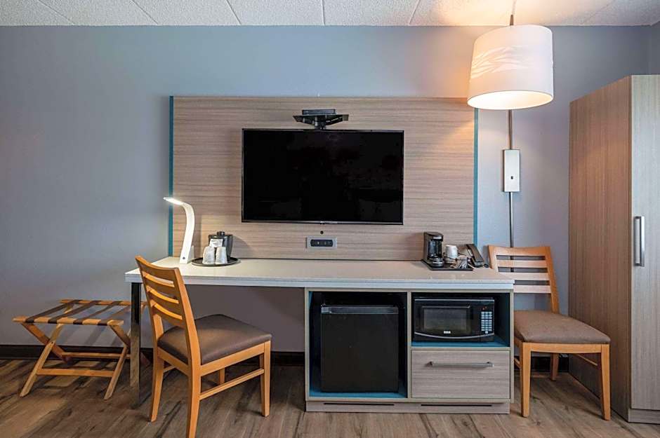 AmericInn by Wyndham Eau Claire