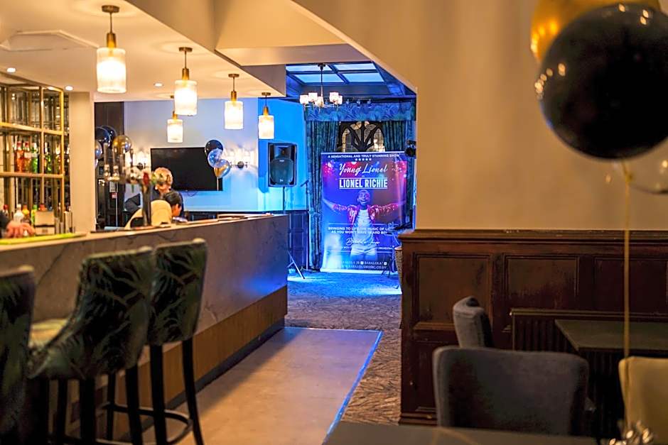 Lyons Woodlands Hall