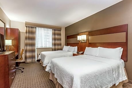 2 DOUBLE MOBILITY ACCESS W/TUB-SHOWER NS, HDTV/WORK AREA, FREE WI-FI/HOT BREAKFAST INCLUDED