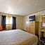 First Inn By OYO Quinter Hwy 70