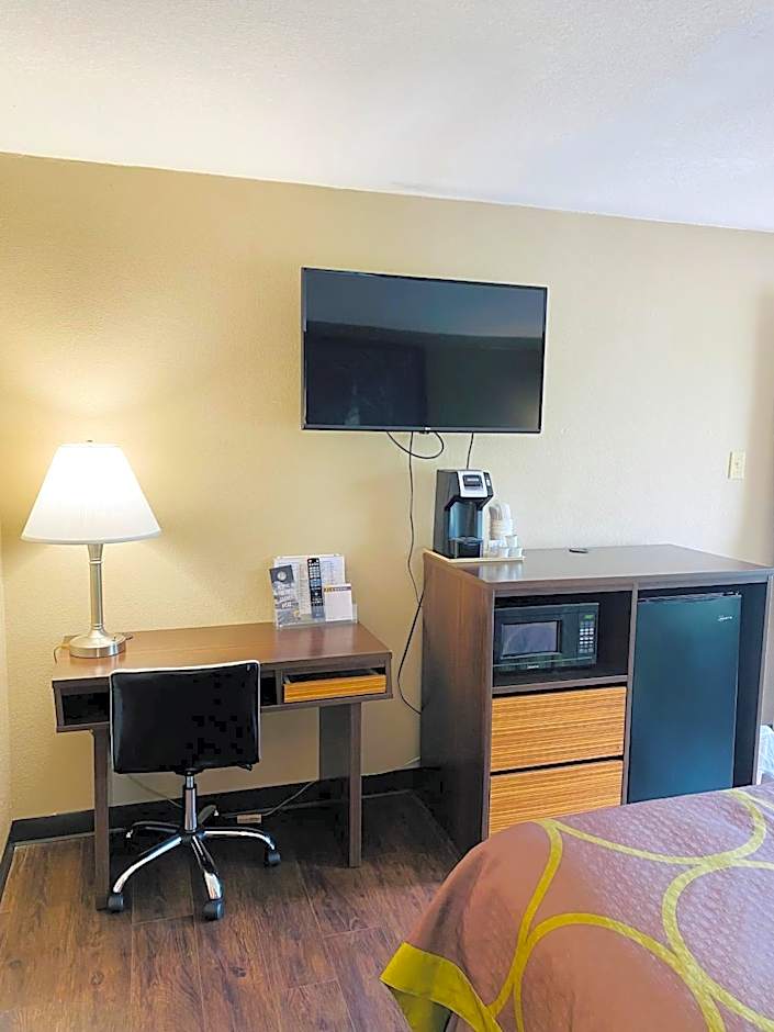 Super 8 by Wyndham Danville