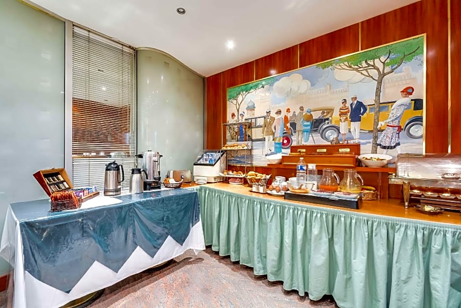 Villa Luxembourg – Paris, TX