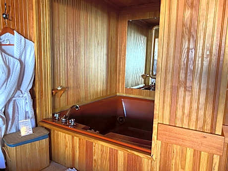 King Room with Spa Bath