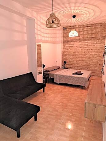 LIAM STUDIO IN SEVILLA CENTRIC